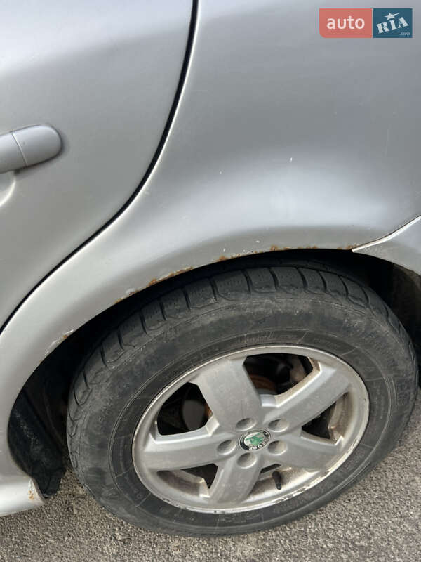 Лифтбек Skoda Octavia 2000 в Ярмолинцах