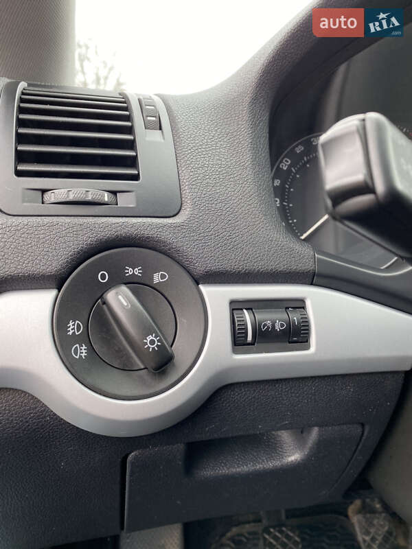 Лифтбек Skoda Octavia 2008 в Ровно