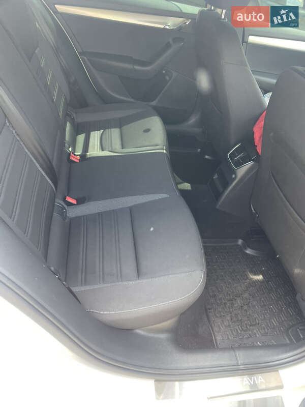 Лифтбек Skoda Octavia 2018 в Львове фото 5 Лифтбек Skoda Octavia 2018 в Львове
