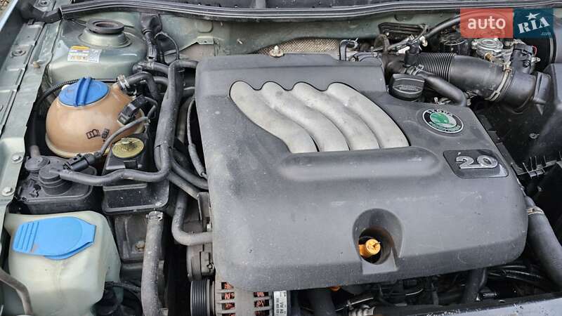 Лифтбек Skoda Octavia 2002 в Запорожье