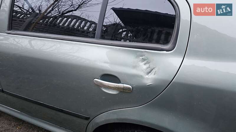 Лифтбек Skoda Octavia 2002 в Запорожье