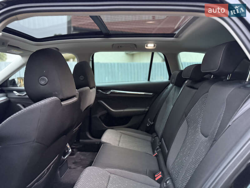 Универсал Skoda Octavia 2020 в Ужгороде