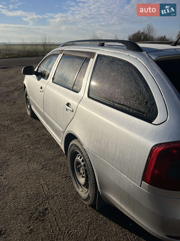 Универсал Skoda Octavia 2010 в Попельне