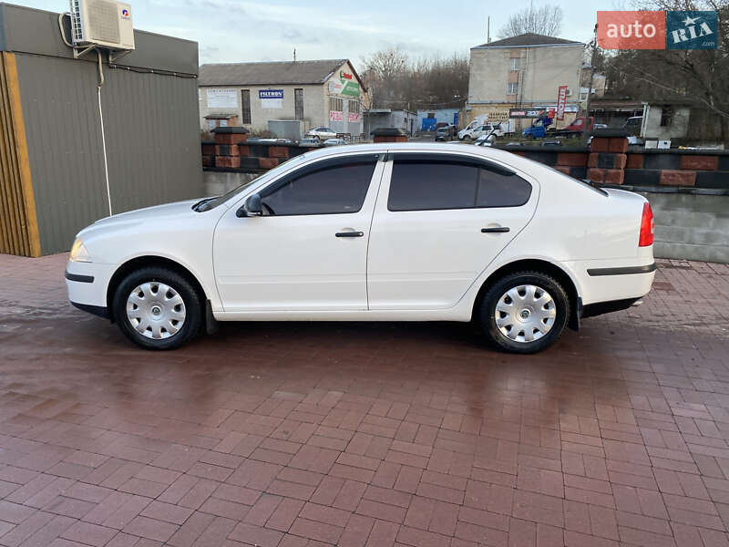 Лифтбек Skoda Octavia 2010 в Ровно