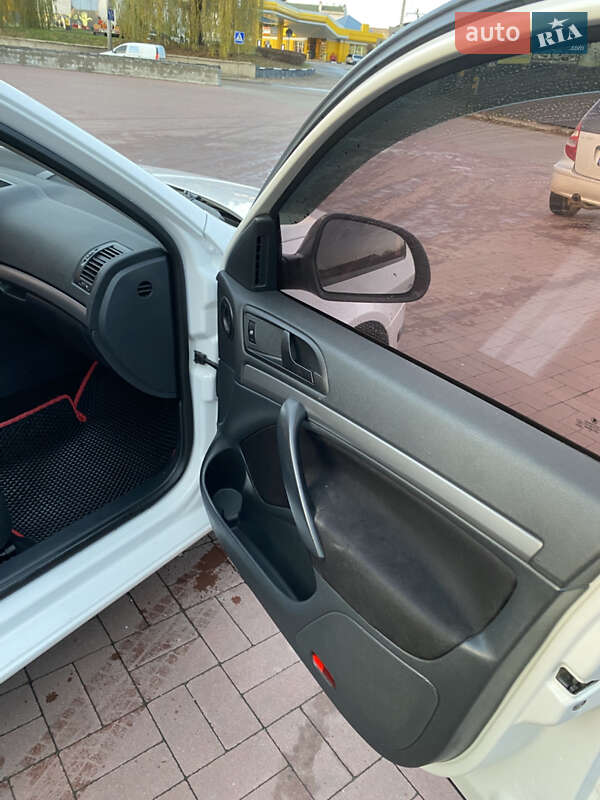 Лифтбек Skoda Octavia 2010 в Ровно