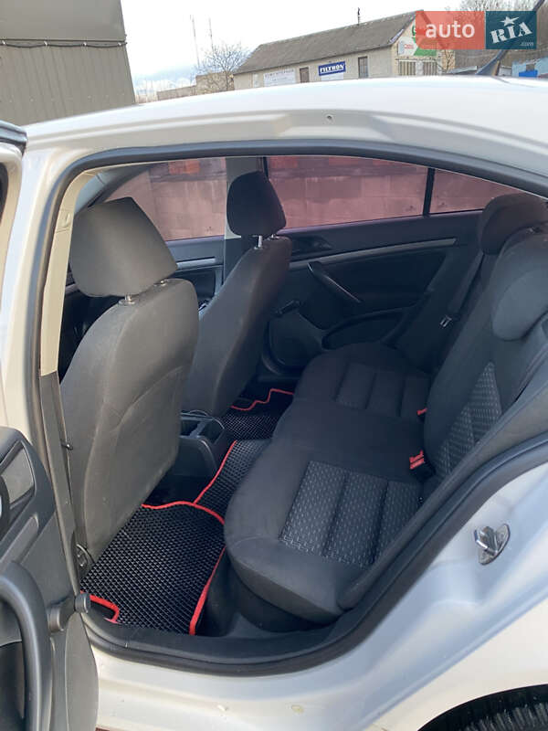 Лифтбек Skoda Octavia 2010 в Ровно