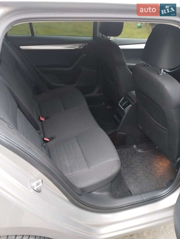 Універсал Skoda Octavia 2015 в Старокостянтинові