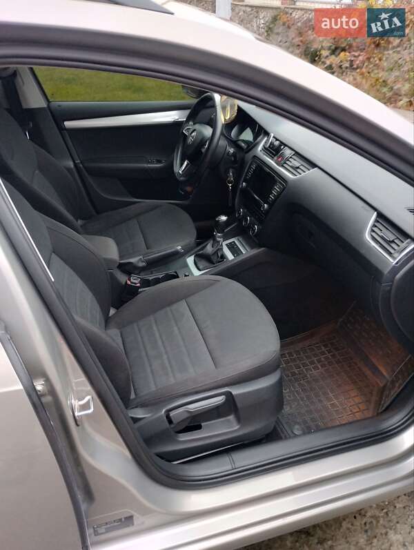 Універсал Skoda Octavia 2015 в Старокостянтинові