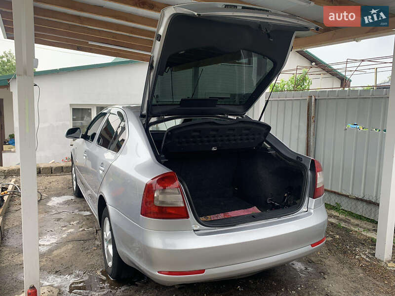 Ліфтбек Skoda Octavia 2010 в Бучі