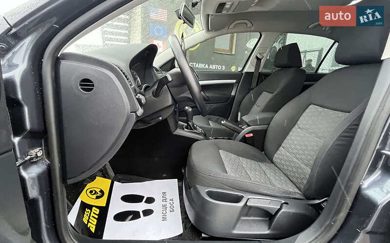 Лифтбек Skoda Octavia 2012 в Стрые