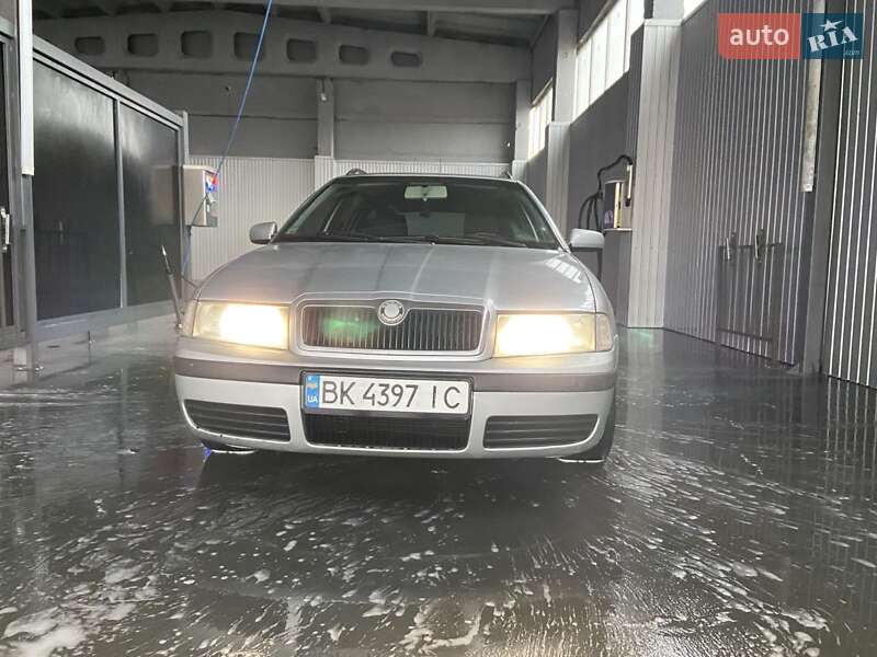 Универсал Skoda Octavia 2008 в Ровно