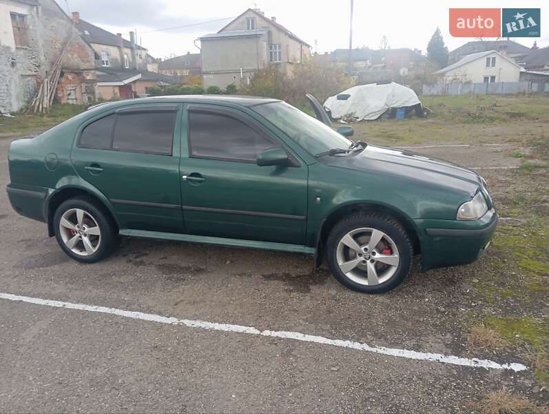 Лифтбек Skoda Octavia 2001 в Городке