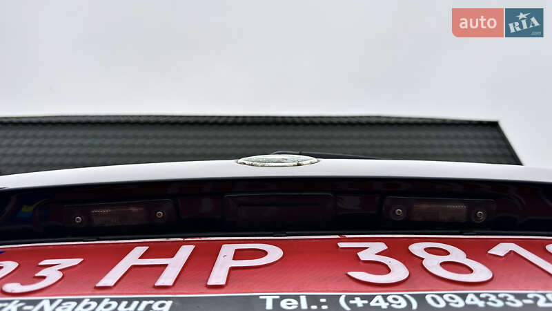 Универсал Skoda Octavia 2010 в Хороле