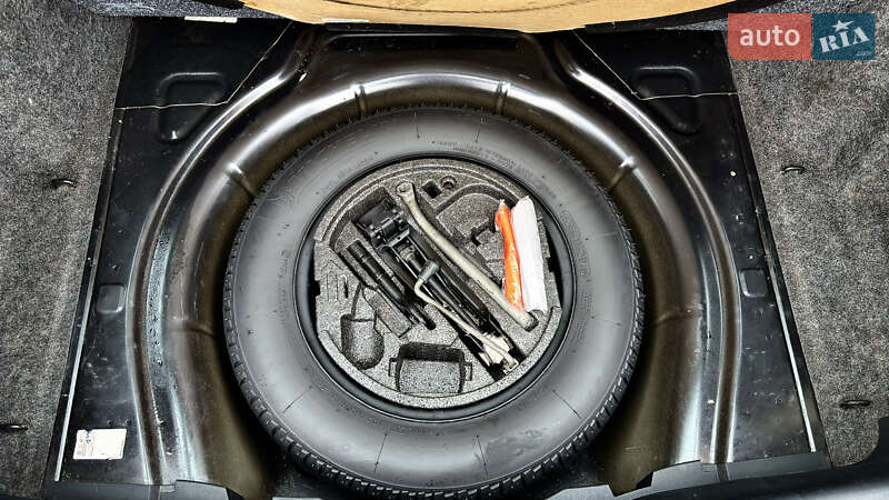 Универсал Skoda Octavia 2010 в Хороле