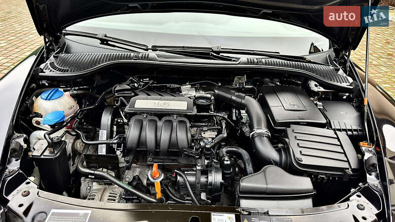 Универсал Skoda Octavia 2010 в Хороле