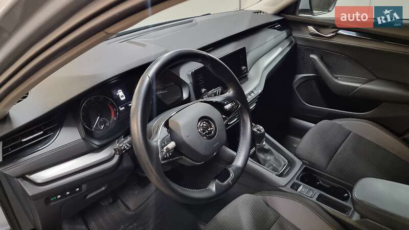 Лифтбек Skoda Octavia 2021 в Киеве