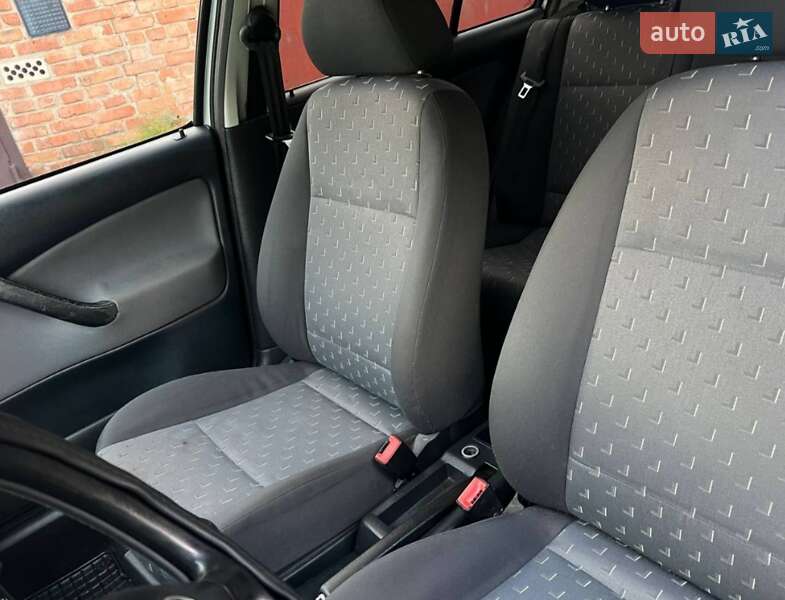 Лифтбек Skoda Octavia 2009 в Гайсине фото 11 Лифтбек Skoda Octavia 2009 в Гайсине