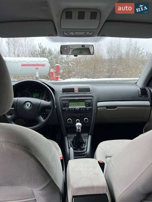 Лифтбек Skoda Octavia 2005 в Львове