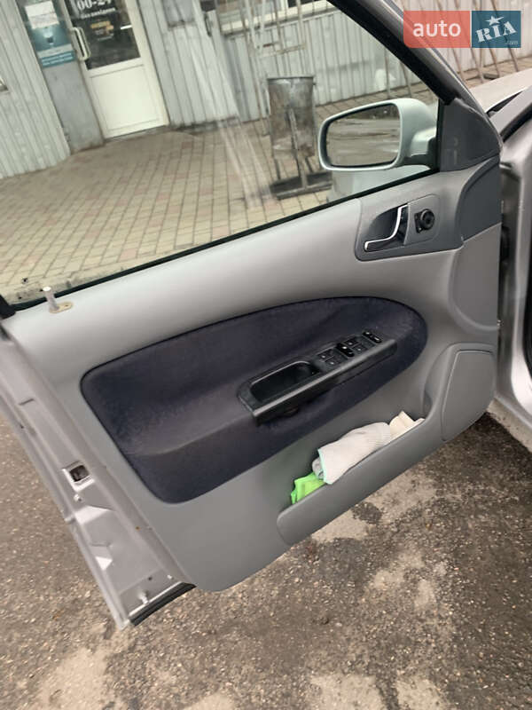 Ліфтбек Skoda Octavia 1998 в Новомосковську