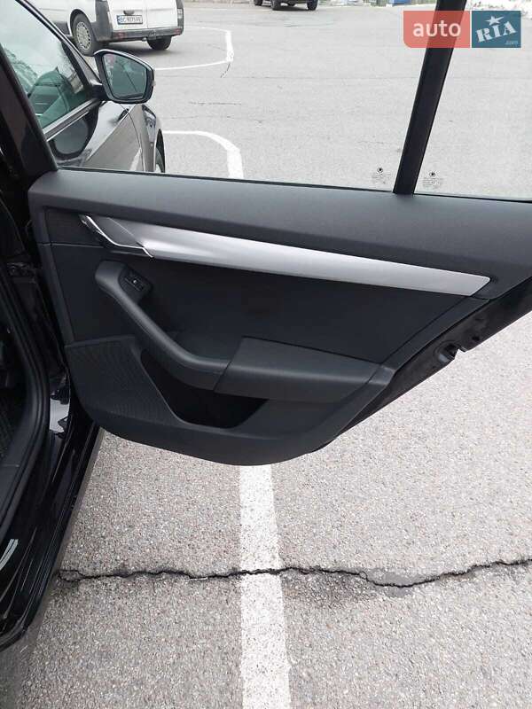 Лифтбек Skoda Octavia 2016 в Львове