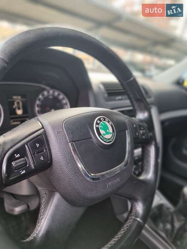 Універсал Skoda Octavia 2013 в Житомирі
