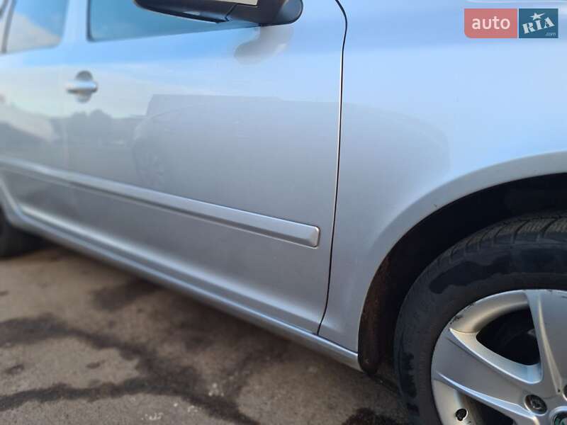 Універсал Skoda Octavia 2013 в Житомирі