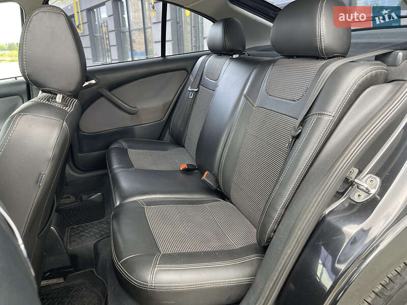 Ліфтбек Skoda Octavia 2006 в Ковелі