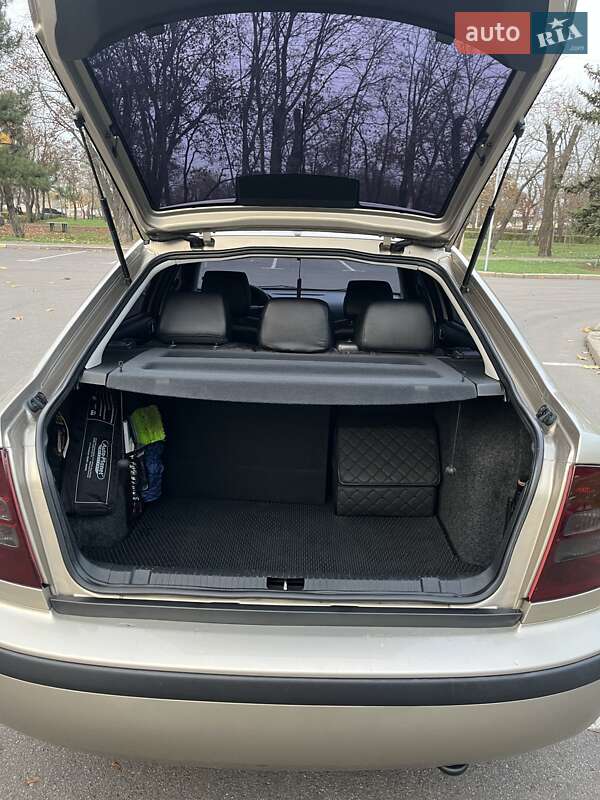 Лифтбек Skoda Octavia 2005 в Николаеве