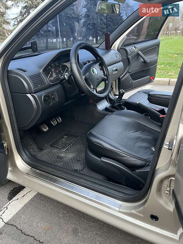 Лифтбек Skoda Octavia 2005 в Николаеве