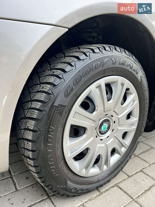 Ліфтбек Skoda Octavia 2012 в Житомирі