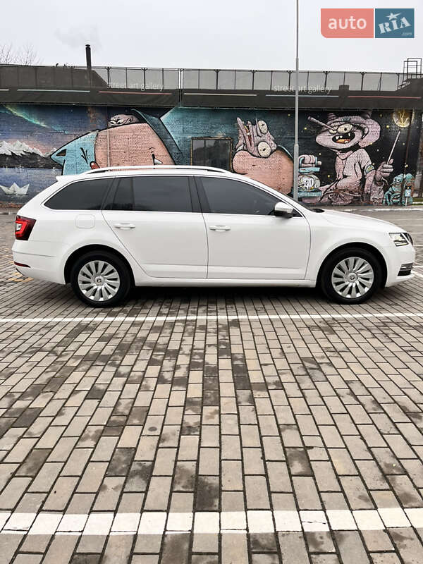 Универсал Skoda Octavia 2017 в Луцке