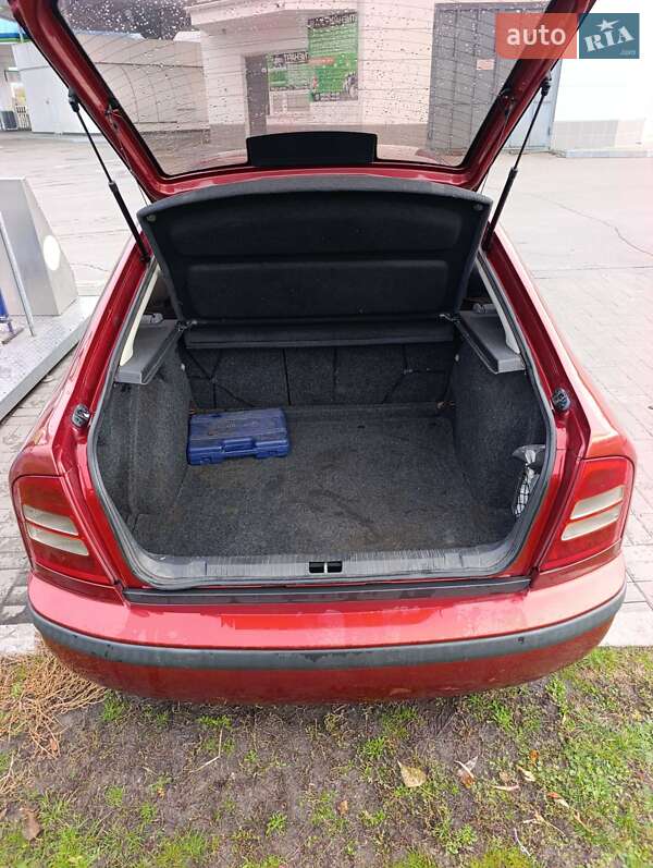 Лифтбек Skoda Octavia 2003 в Кременчуге