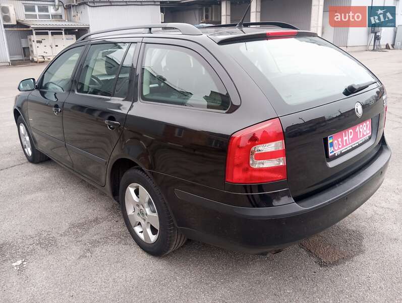 Универсал Skoda Octavia 2009 в Чернигове