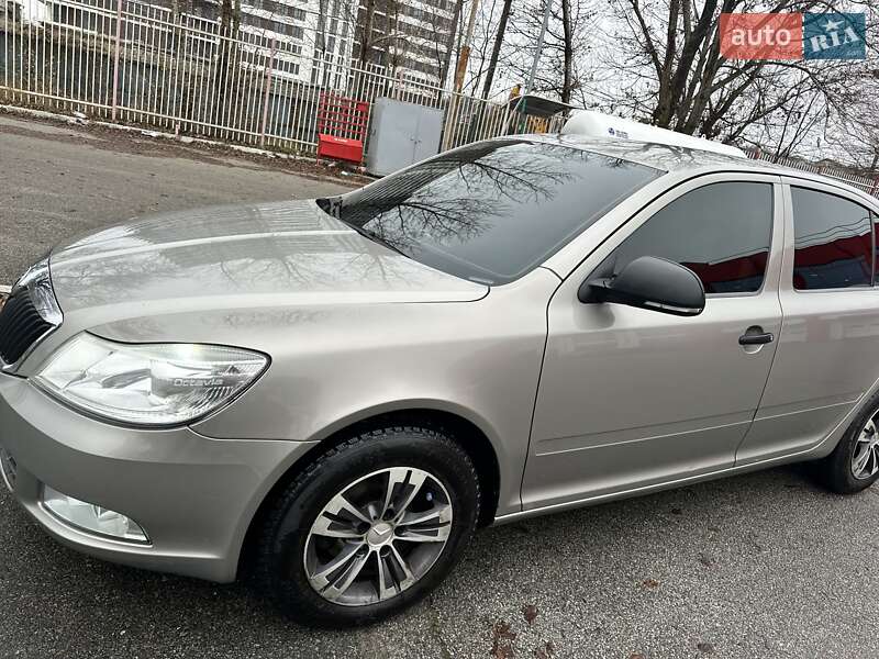 Ліфтбек Skoda Octavia 2009 в Дніпрі