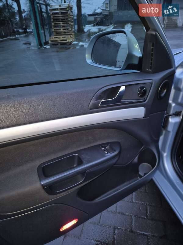 Универсал Skoda Octavia 2010 в Киверцах