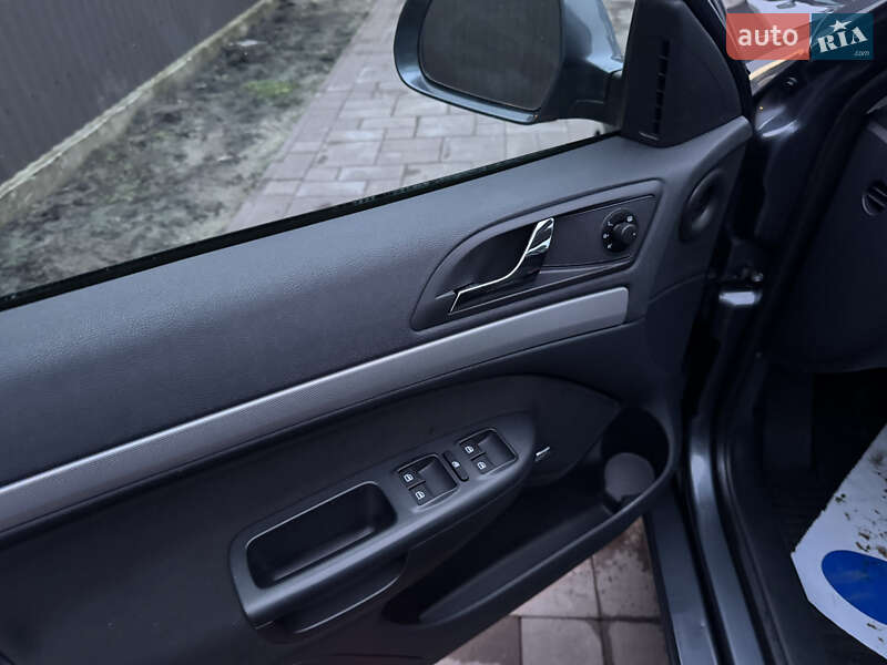 Ліфтбек Skoda Octavia 2012 в Радивиліві