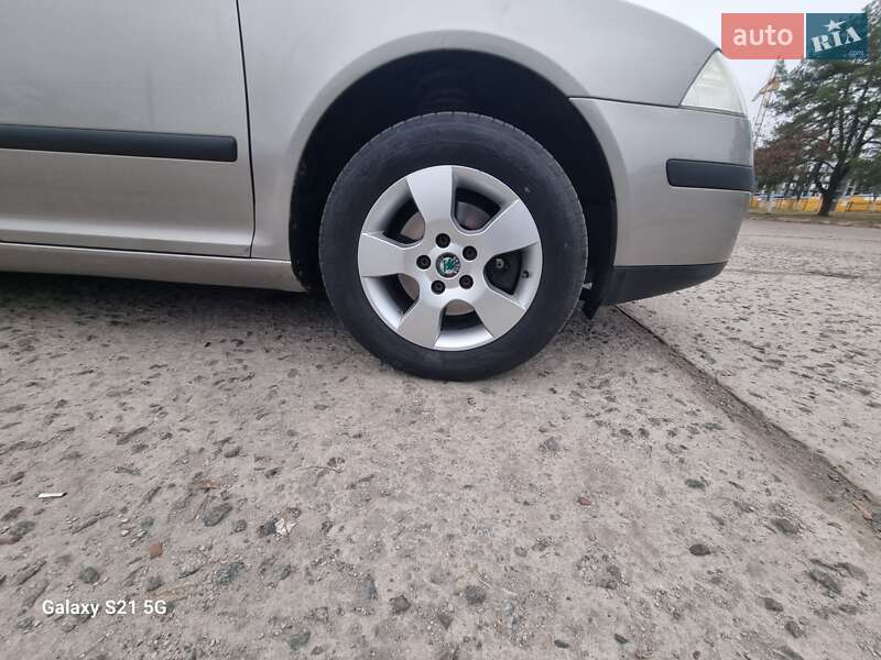 Универсал Skoda Octavia 2008 в Нетешине