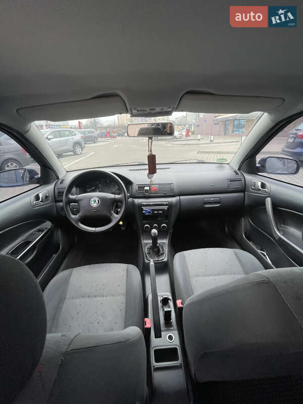 Лифтбек Skoda Octavia 2003 в Полтаве