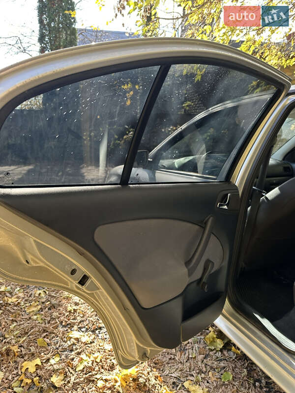 Лифтбек Skoda Octavia 2003 в Хмельницком