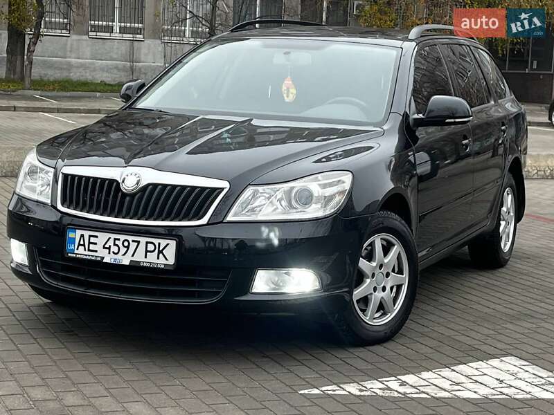 Універсал Skoda Octavia 2010 в Дніпрі