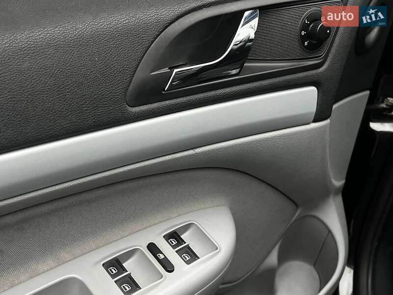 Універсал Skoda Octavia 2010 в Дніпрі