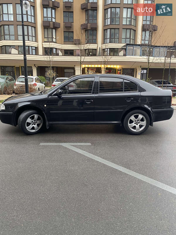 Лифтбек Skoda Octavia 2005 в Вишневом фото 3 Лифтбек Skoda Octavia 2005 в Вишневом