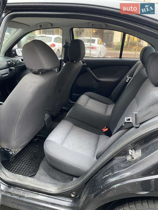 Лифтбек Skoda Octavia 2005 в Вишневом фото 13 Лифтбек Skoda Octavia 2005 в Вишневом