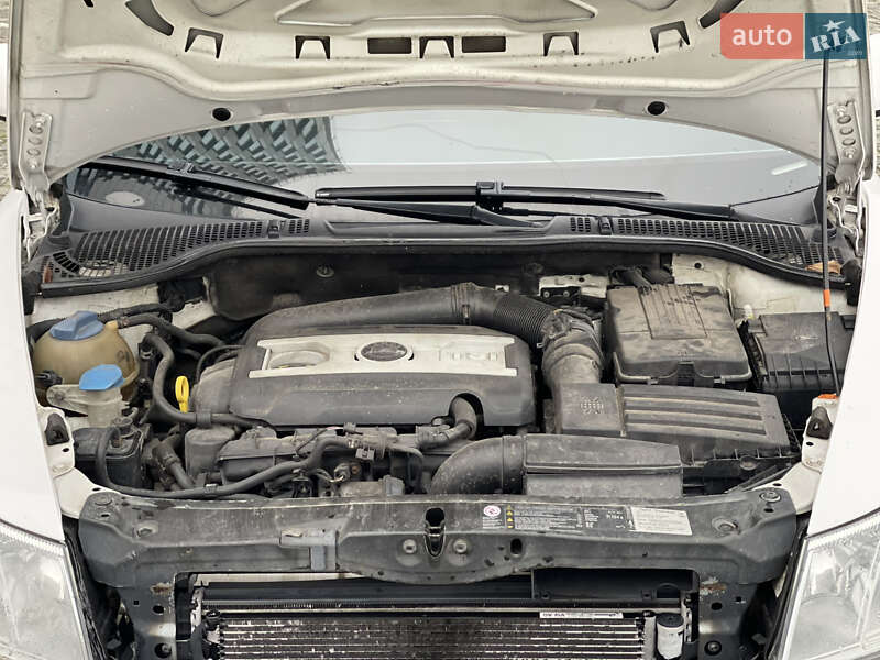 Лифтбек Skoda Octavia 2012 в Днепре