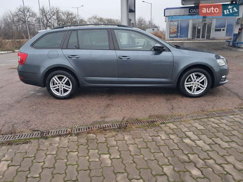 Универсал Skoda Octavia 2018 в Нововолынске