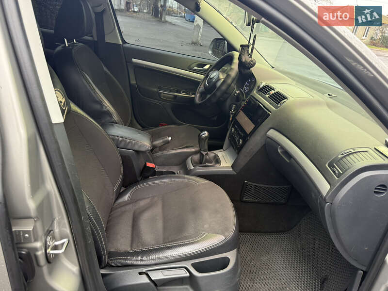 Лифтбек Skoda Octavia 2012 в Николаеве