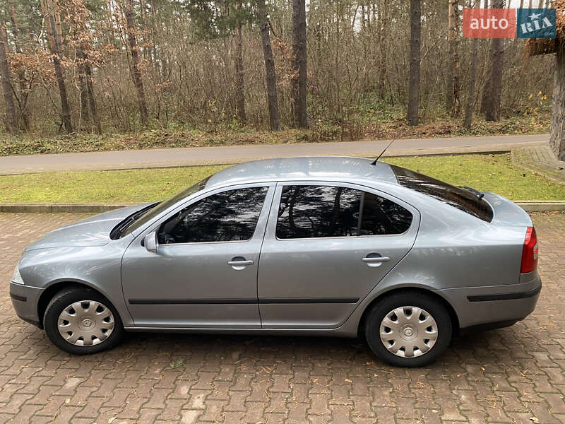 Лифтбек Skoda Octavia 2006 в Новояворовске