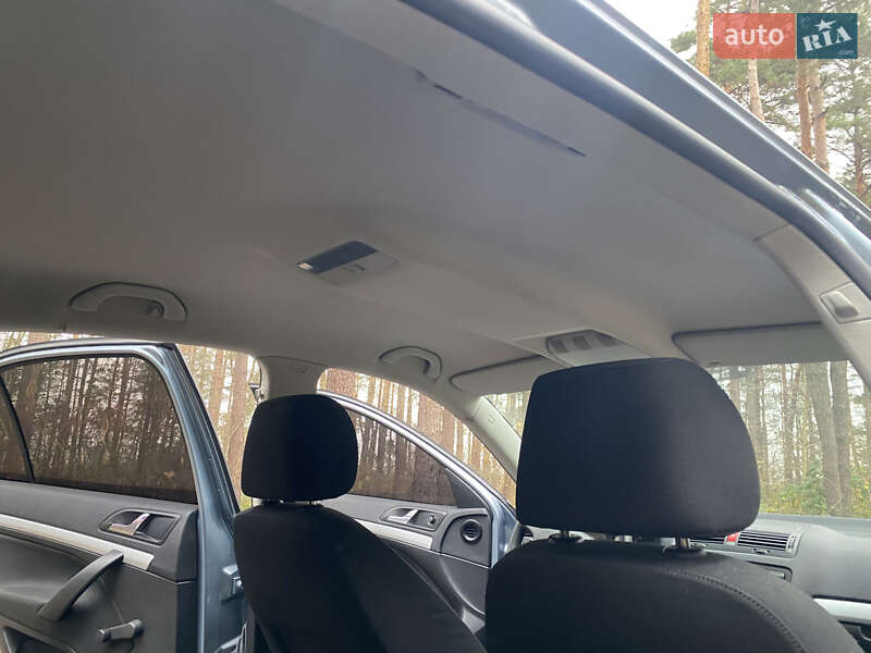 Лифтбек Skoda Octavia 2006 в Новояворовске