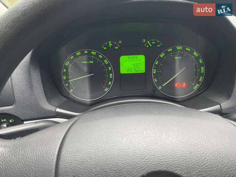 Лифтбек Skoda Octavia 2006 в Новояворовске