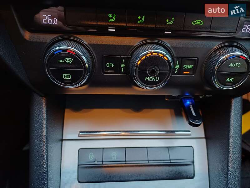 Универсал Skoda Octavia 2015 в Тростянце